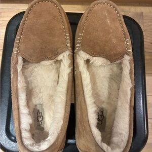 UGG  Women’s Ansley Suede Loafers (size 8)